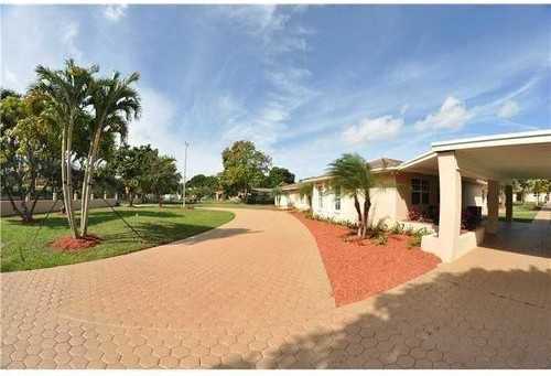 11950 SW 49th St - Photo 2 of 8