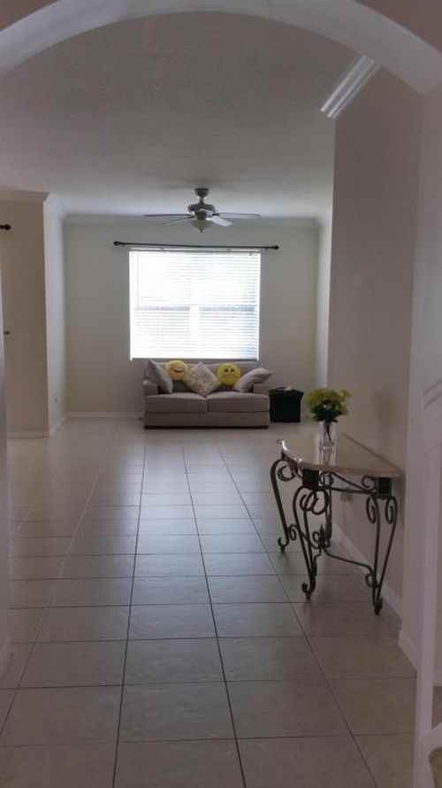 6095 Seminole Gardens Cir - Photo 2 of 7