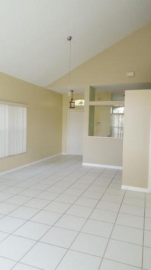 5158 Elpine Way - Photo 2 of 4