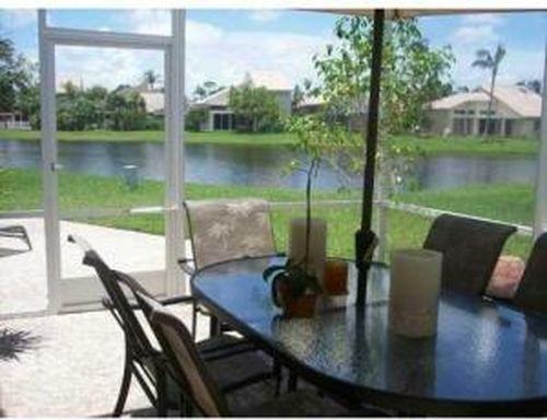 17216 Newport Club Dr - Photo 2 of 8