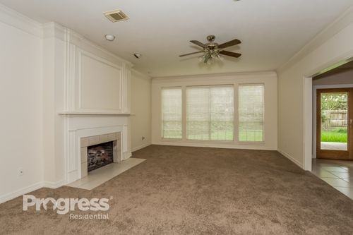 2657 Concord Dr - Photo 3 of 8