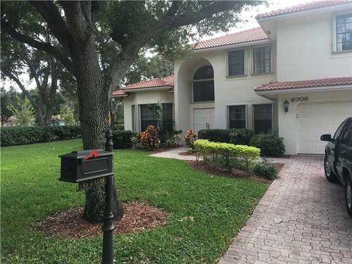 6718 NW 43rd Pl - Photo 2 of 2