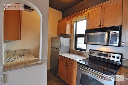 12 Stoneholm St #606