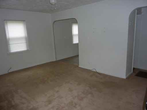 542 Timothy Ave - Photo 2 of 11