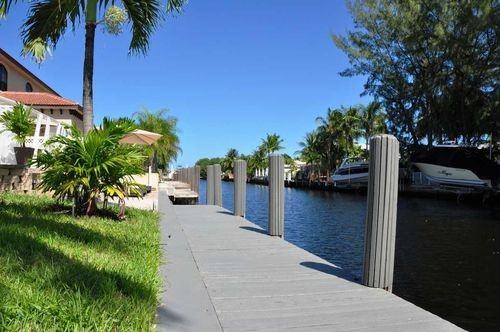 2720 NE 56th Ct - Photo 3 of 8