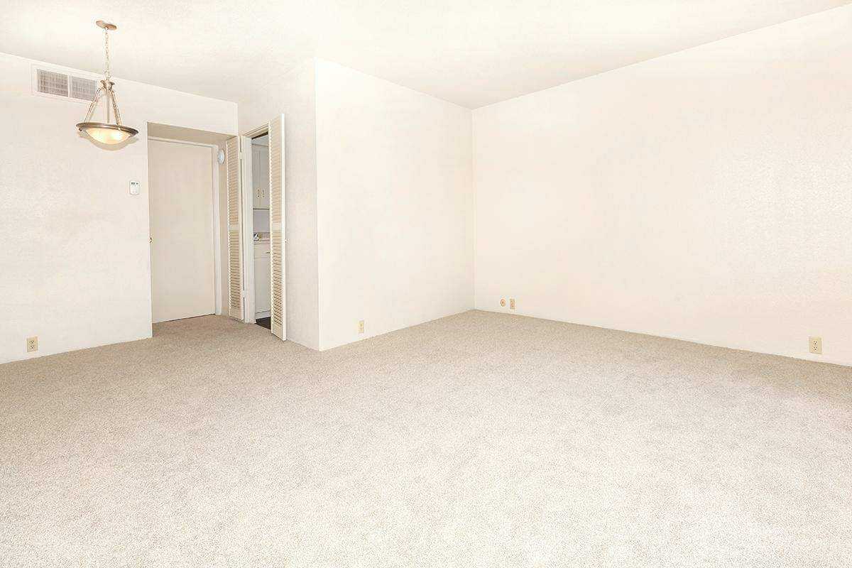 Three Fountains III - Photo 3 of 31