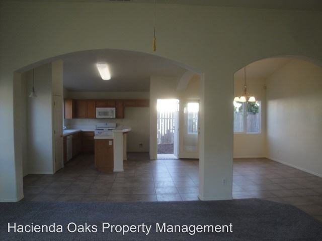 2434 Bentley Ave - Photo 2 of 7