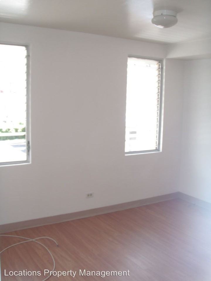 1209 10th Ave - Photo 2 of 9