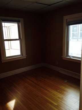 1927 Sherwood Ave - Photo 3 of 3