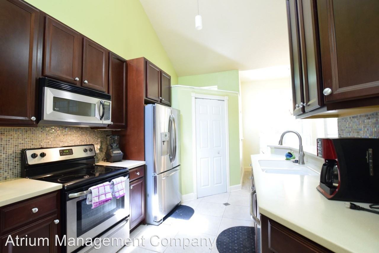 1462 Farrindon Cir - Photo 3 of 16