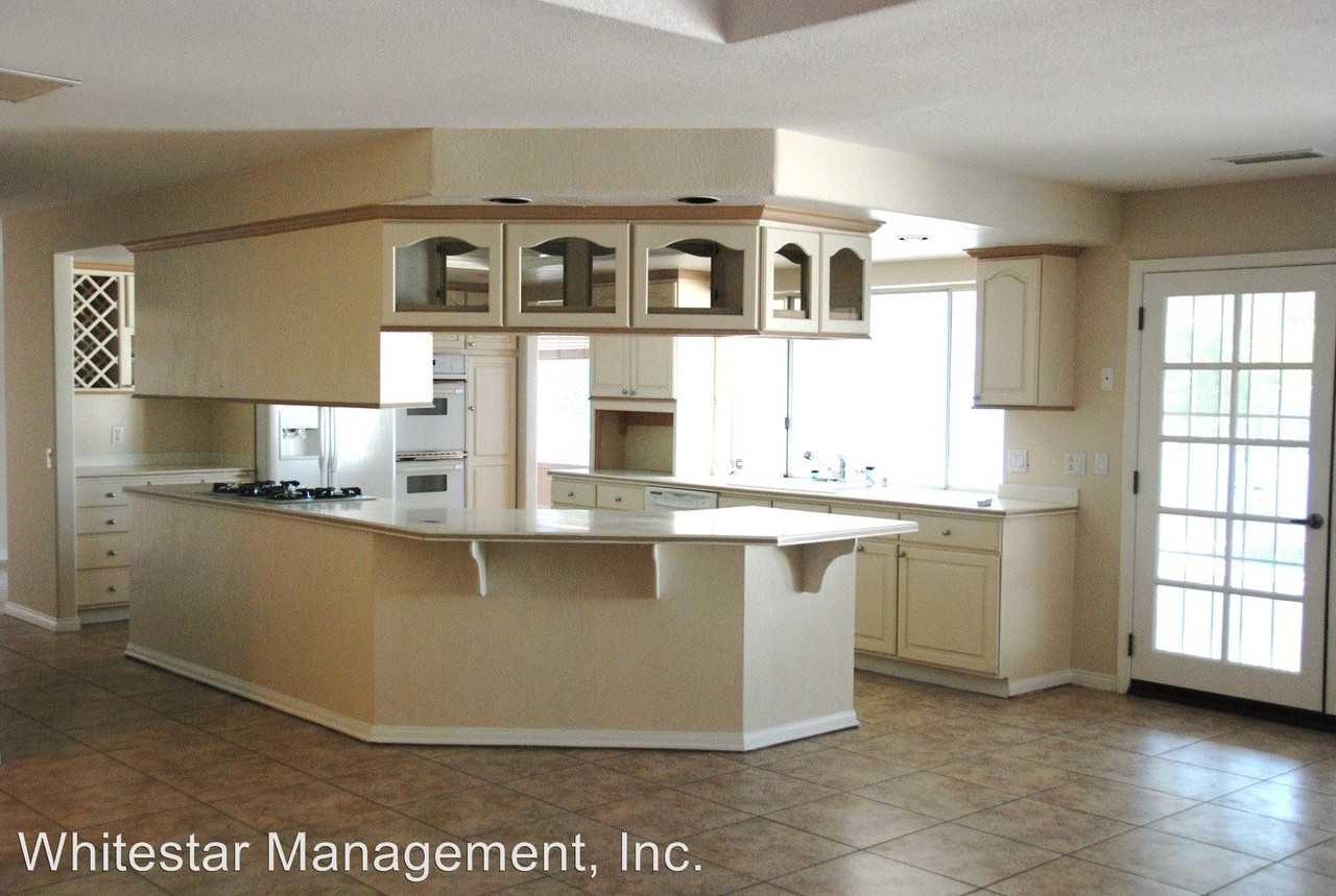 73050 Amber St - Photo 3 of 15