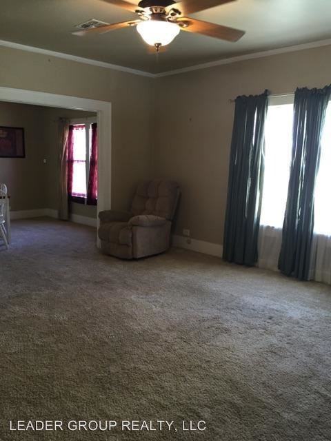 825 S 6th St - Photo 3 of 10