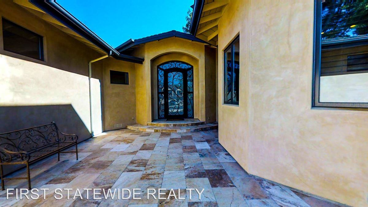 10018 Minaker Ct - Photo 2 of 29