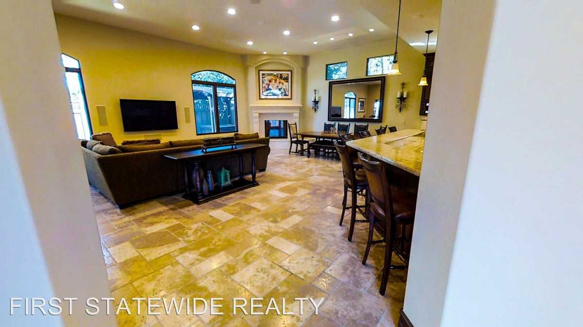 10018 Minaker Ct - Photo 3 of 29