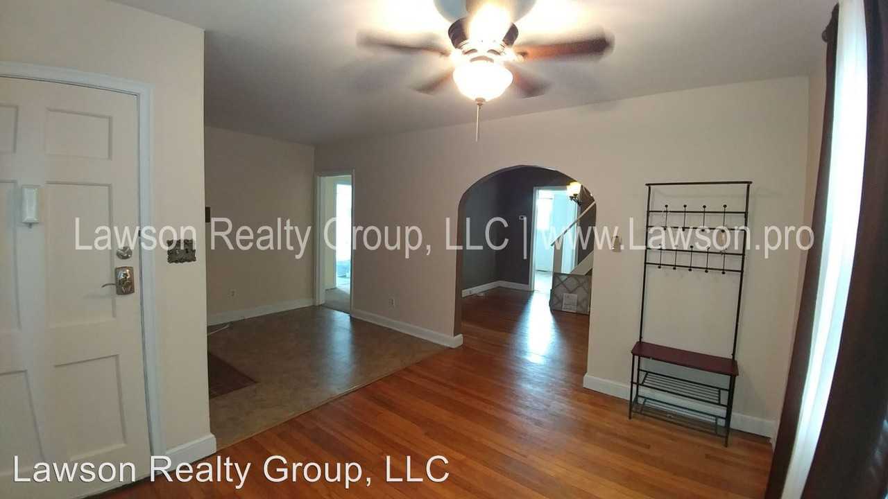 3118 Oliver Rd NE - Photo 3 of 15