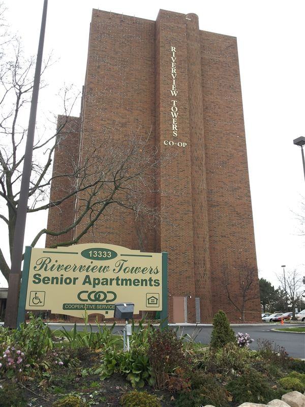 Riverview Towers Co-op Senior Apartments - Photo 2 of 11