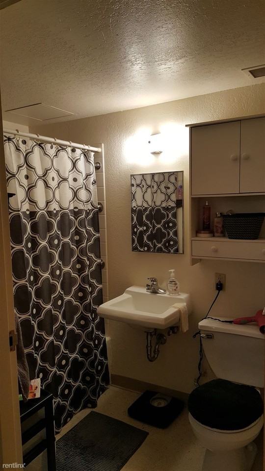 Pine Towers - Photo 3 of 10