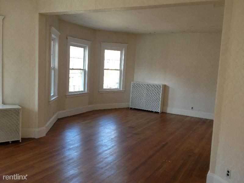 101 Saint Paul St - Photo 2 of 4