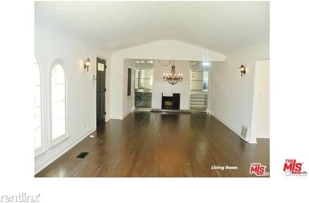 132 S La Peer Dr - Photo 3 of 37