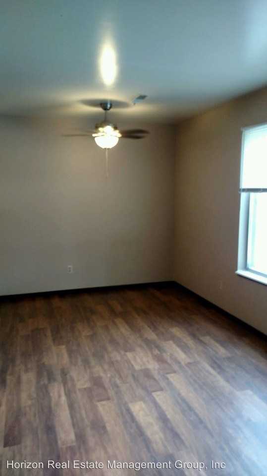 130 Cox Street - Photo 3 of 10