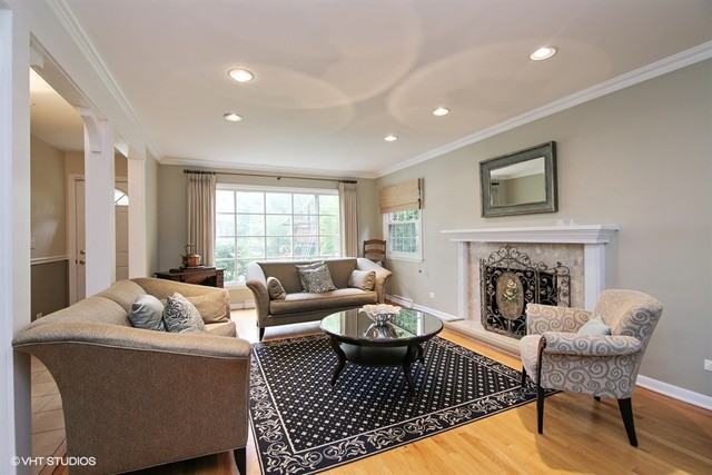 1422 Hackberry Rd - Photo 2 of 12