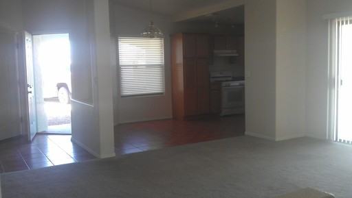 7810 N Pebble Dr - Photo 3 of 18