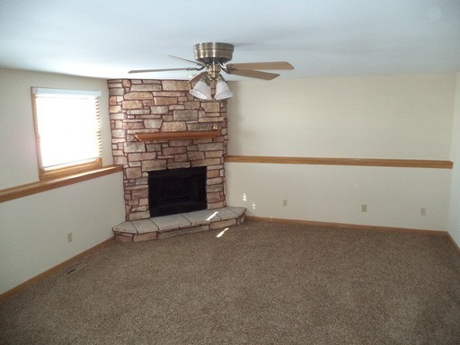 150 Columbia St NW - Photo 2 of 9