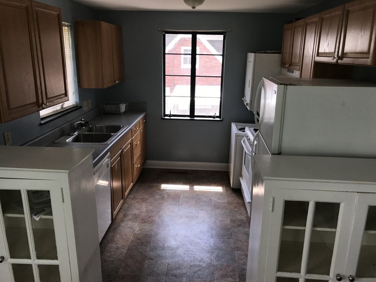 1 Kanawha Blvd W - Photo 2 of 9