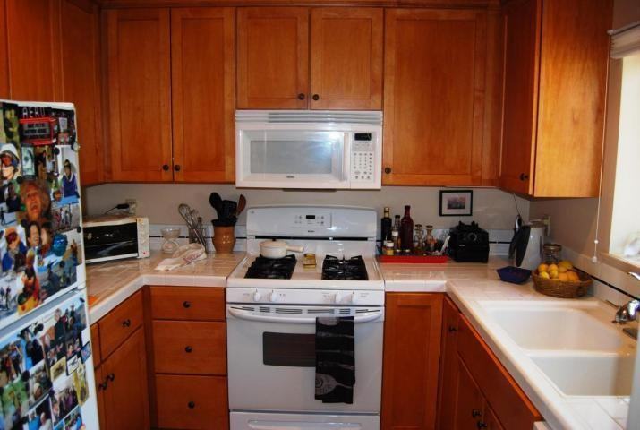 733 Bath St - Photo 3 of 8