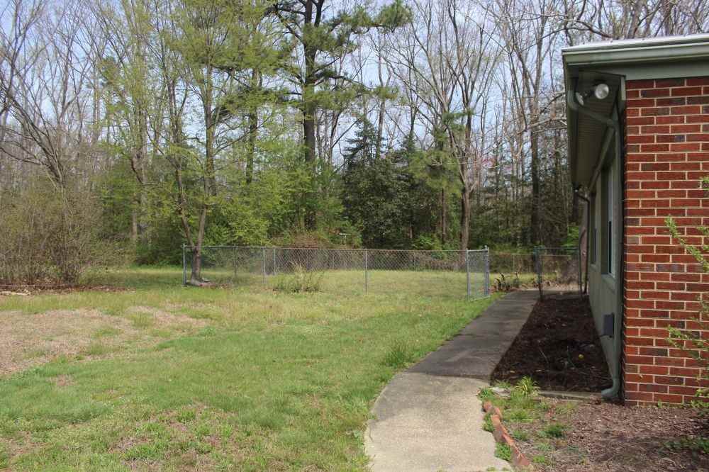 430 Hanover Rd - Photo 3 of 4