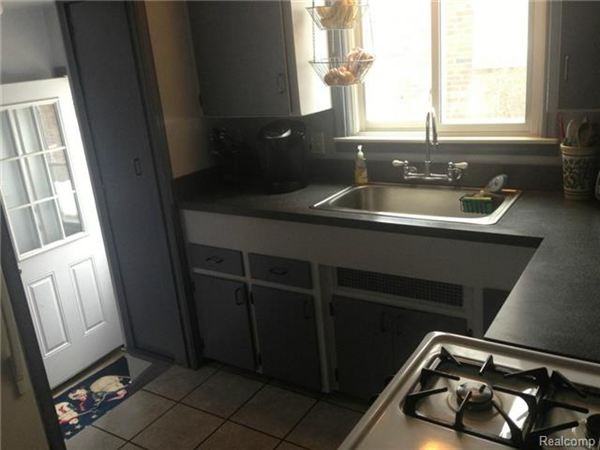 210 N Rosevere St - Photo 2 of 11