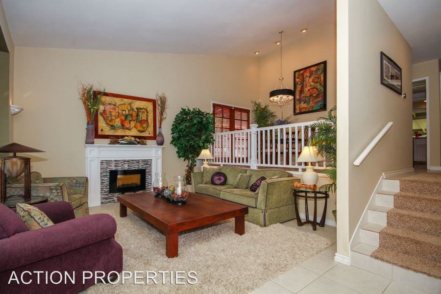 904 Deer Ct - Photo 2 of 36