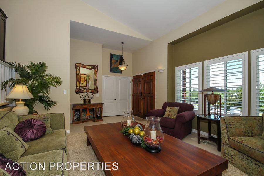 904 Deer Ct - Photo 3 of 36