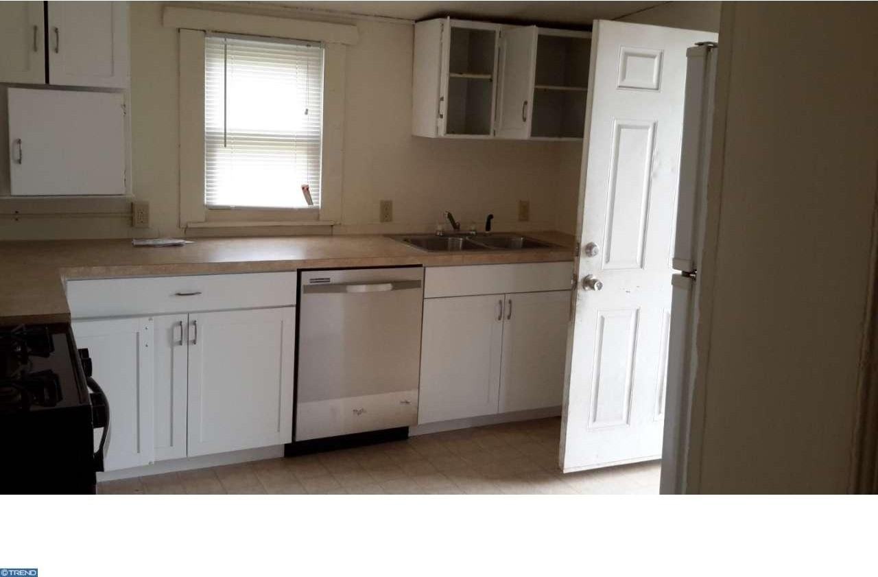 8 N Greenwood Ave - Photo 2 of 15