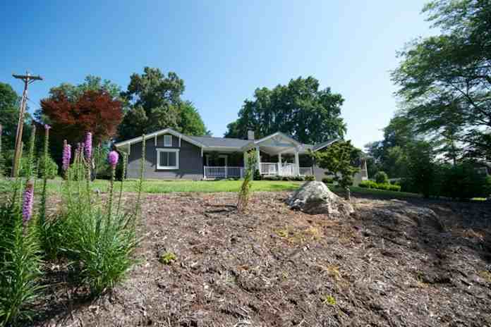 1827 Laurel Park Hwy - Photo 2 of 27