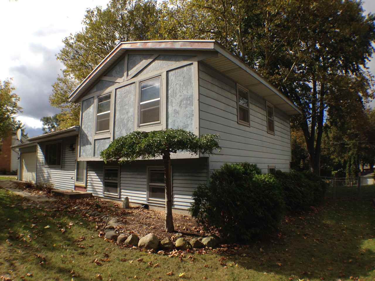 1365 W Eventide Dr NE - Photo 2 of 14