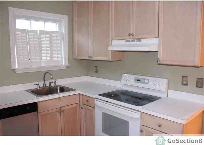 905 Oronoke Rd #11 - Photo 3 of 7