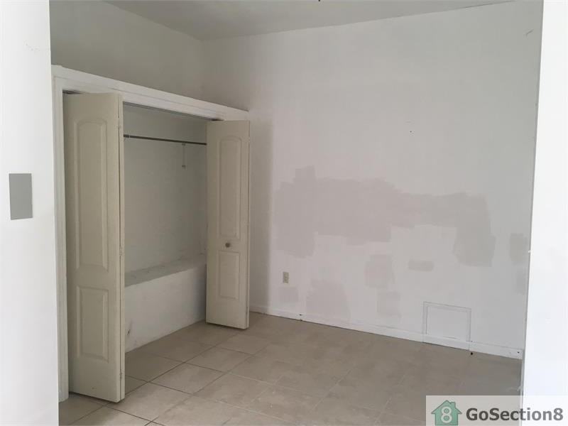 3171 NW 28th St #3 - Photo 2 of 8