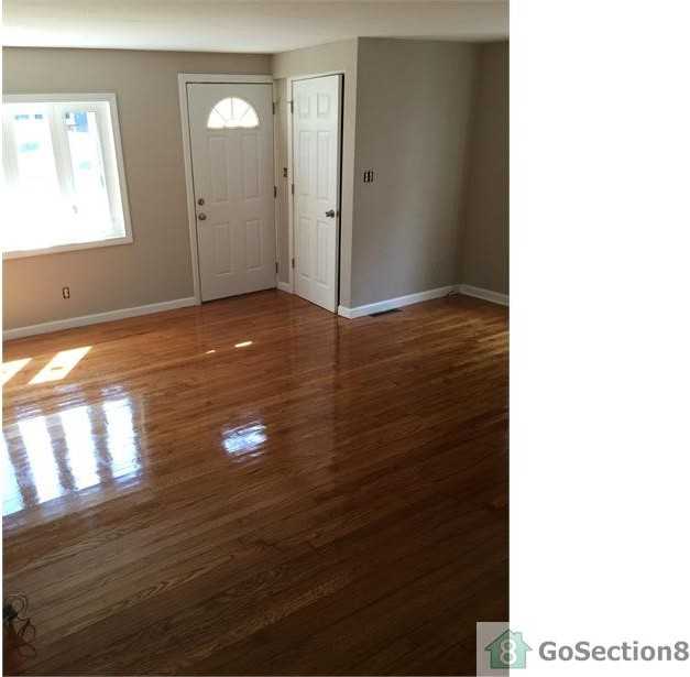 134 Canterbury Rd - Photo 2 of 11