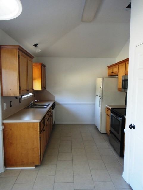 2617 Fieldstone Dr - Photo 2 of 15
