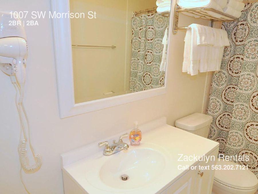 1007 SW Morrison St - Photo 2 of 8