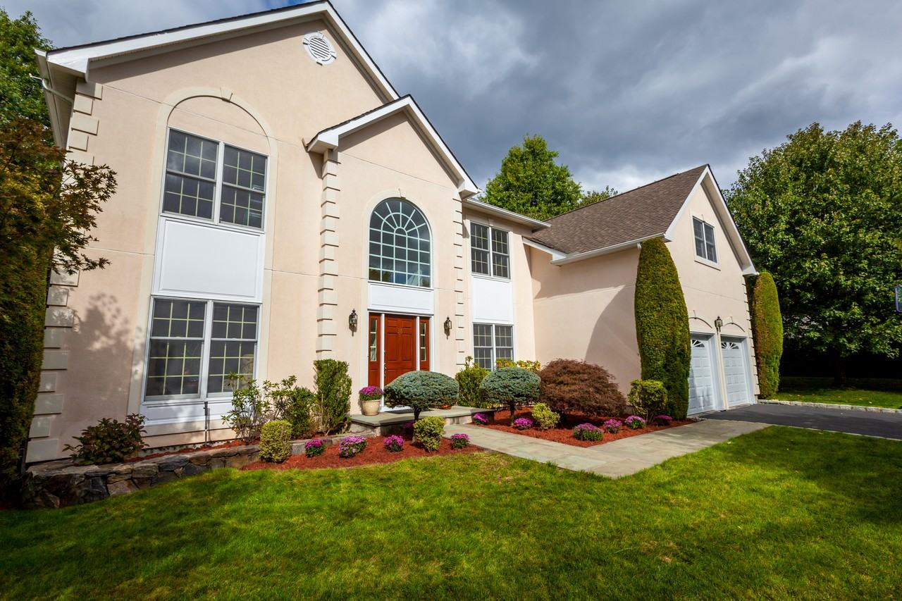 38 Sheldon St - Photo 2 of 30