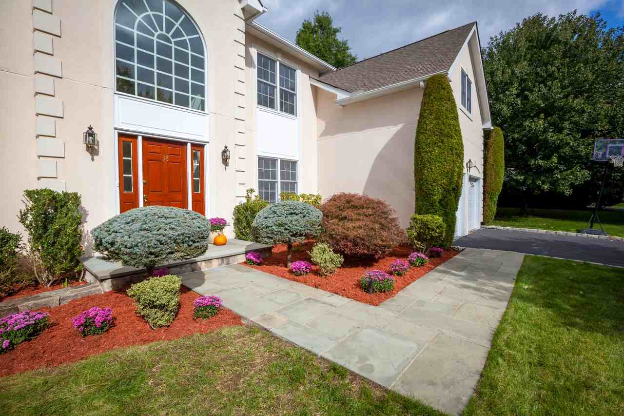 38 Sheldon St - Photo 3 of 30