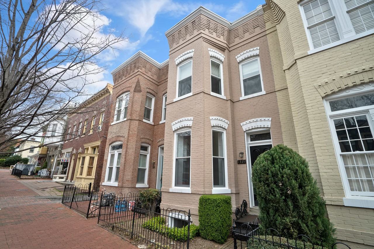 1319 35th St NW - Photo 2 of 30