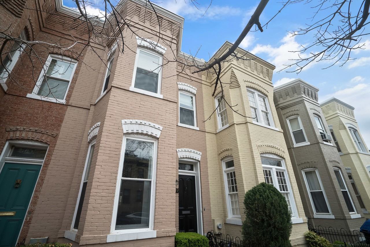 1319 35th St NW - Photo 3 of 30