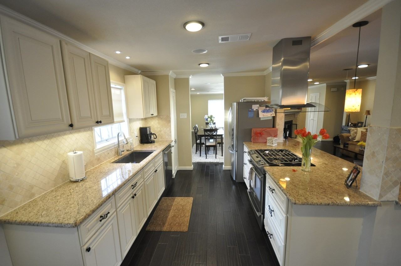 6818 Inverness Ln - Photo 3 of 8