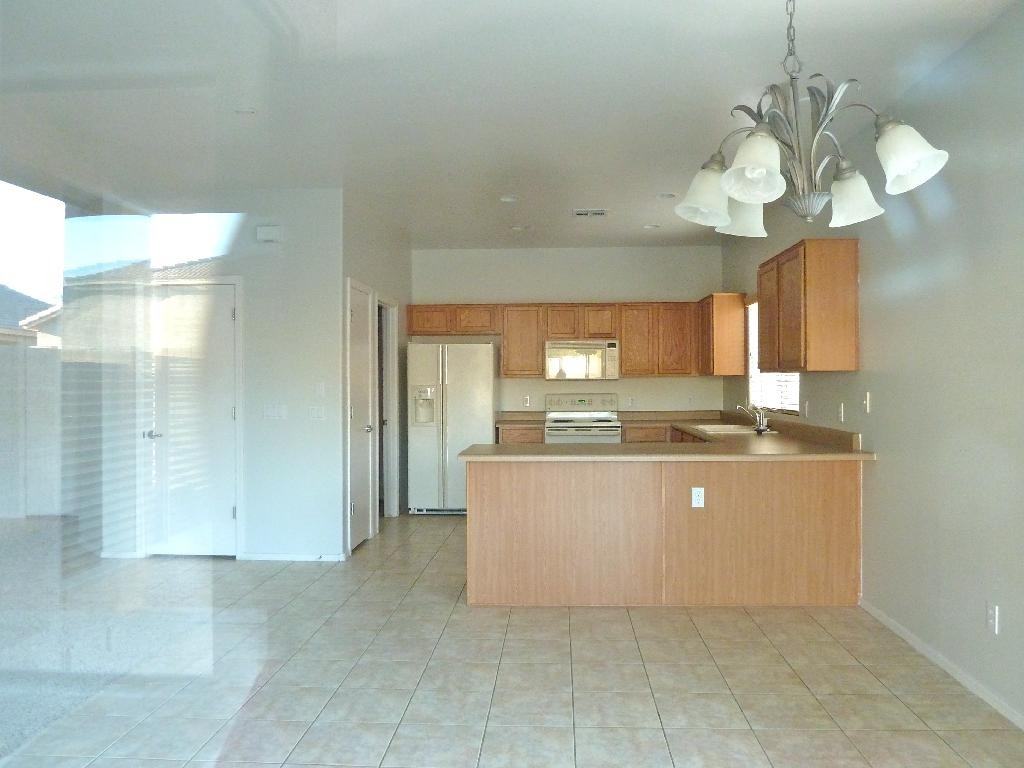 2848 E Superior Rd - Photo 2 of 9