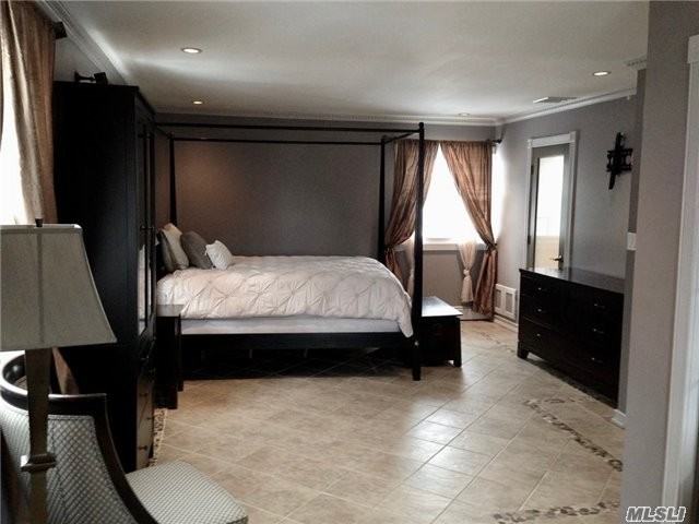 3274 Harbor Ct - Photo 3 of 12