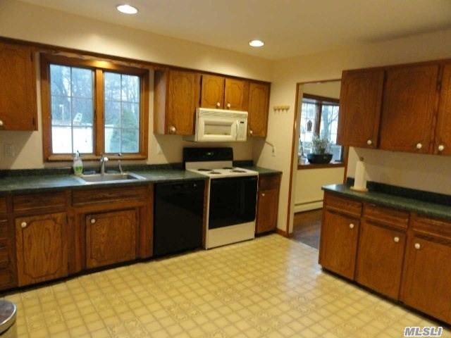 732 3rd St - Photo 3 of 9