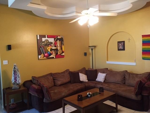 503 Goldfinch St - Photo 2 of 12